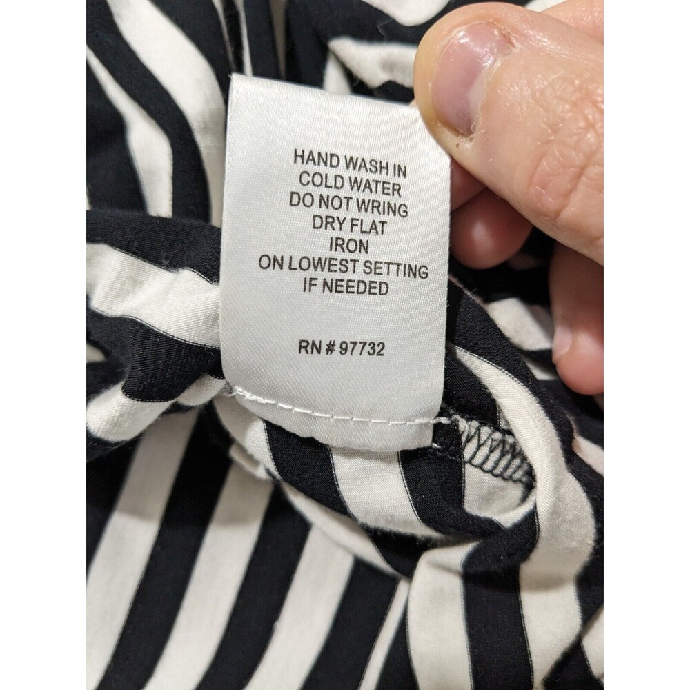 Lior Paris Black & White Stripes, Geometric Pattern Tunic with V-Neck Collar SM - Picture 5 of 10